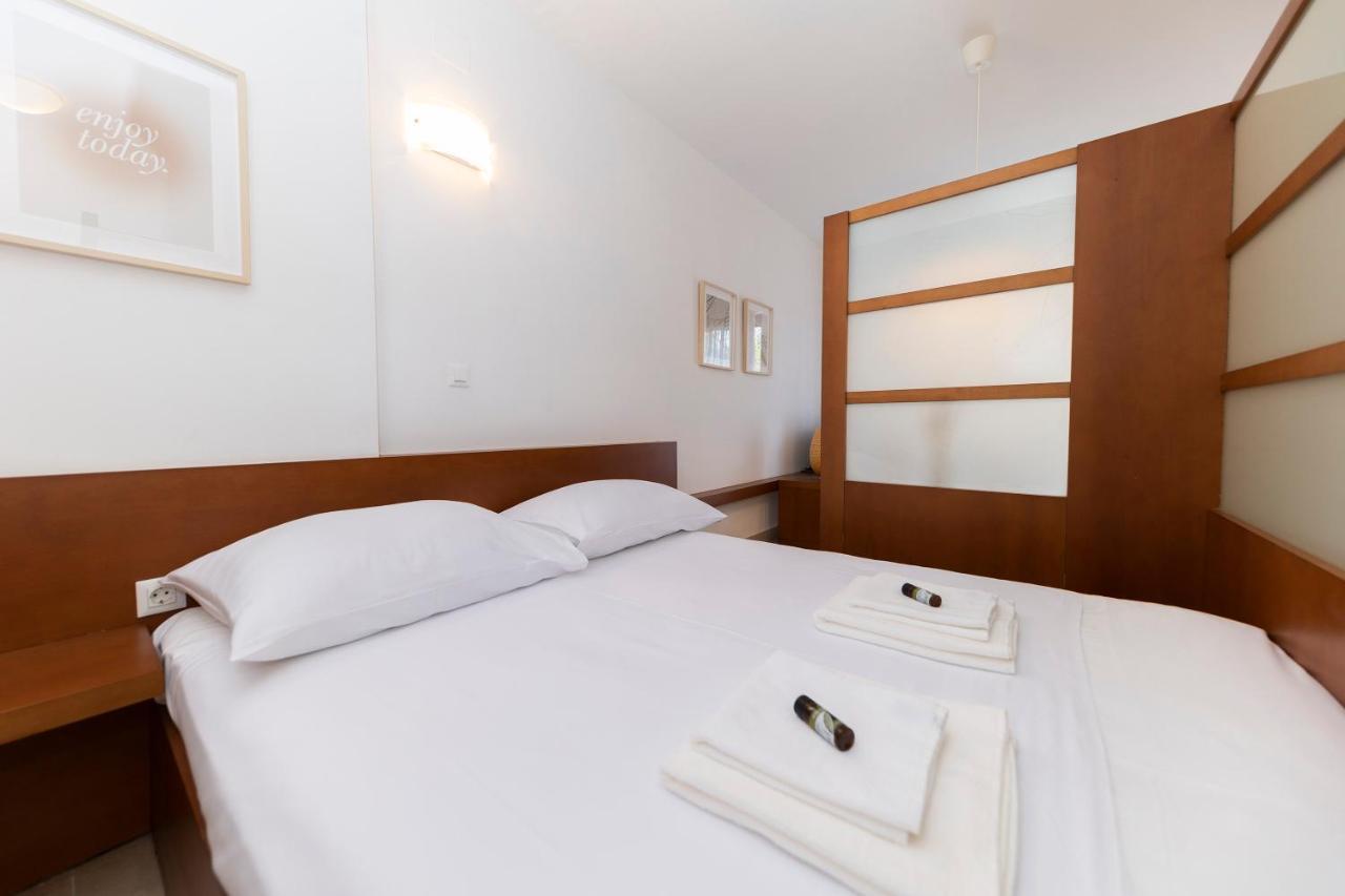 Apartments Vallis Rabiosa Zadar Rum bild