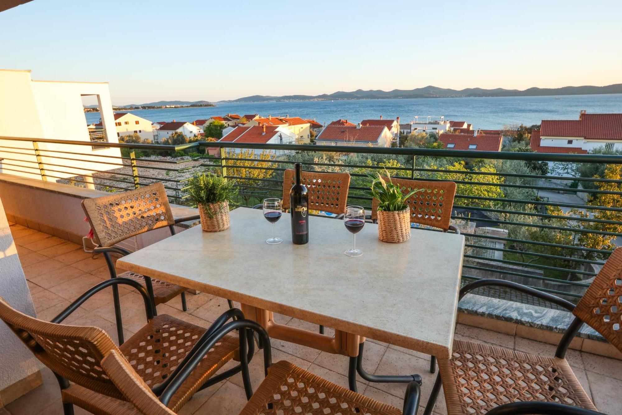 Apartments Vallis Rabiosa Zadar Rum bild