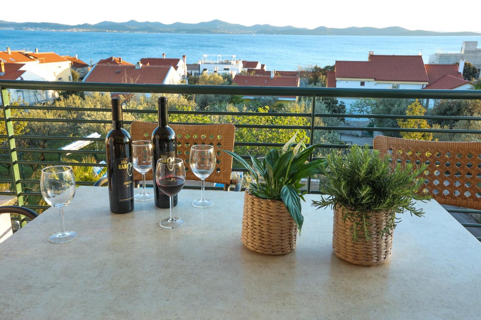 Apartments Vallis Rabiosa Zadar Rum bild